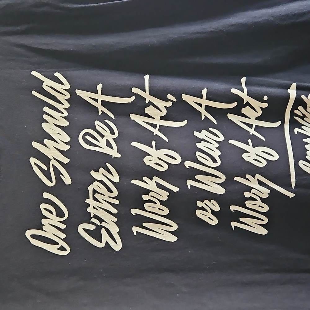 Torrid Black Oscar Wilde Graphic Women's Top - Picture 3 of 3